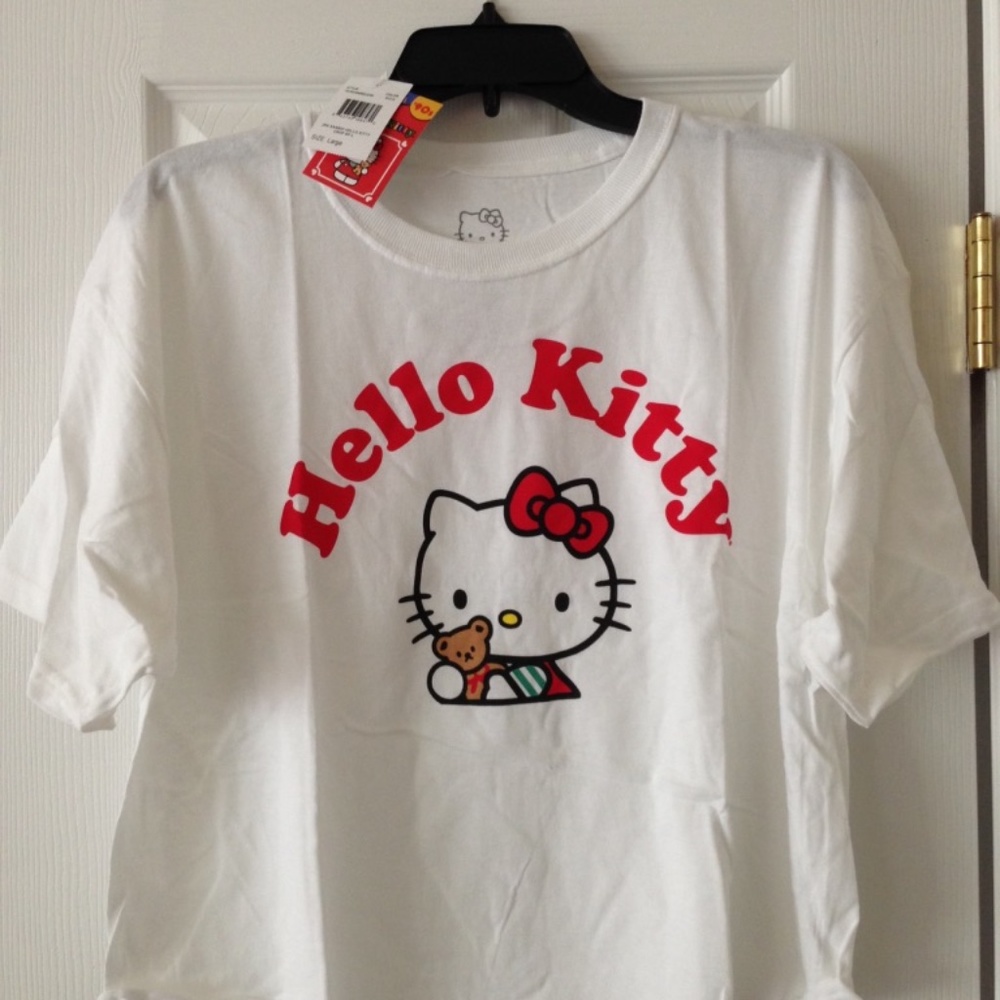 NWT Hello Kitty Juniors Crop T Shirt Top LARGE
